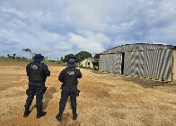 Criminosos rendem vigilante e roubam avi&atilde;o de ex-deputado estadual