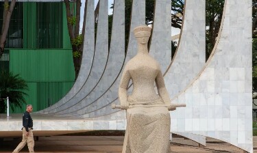 Defesa de Bolsonaro volta a pedir pris&atilde;o domiciliar
