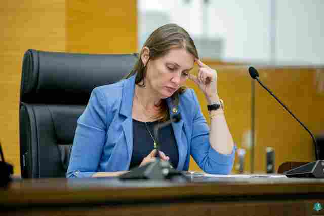 Deputada Lebrinha empenha R$ 100 mil para compra de medicamentos em Governador Jorge Teixeira