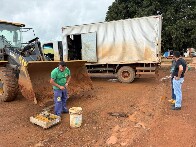 Vereador Adalto de Bandeirantes fiscaliza manuten&ccedil;&atilde;o de m&aacute;quina e refor&ccedil;a pedidos &agrave; Prefeitura em Uni&atilde;o Bandeirantes