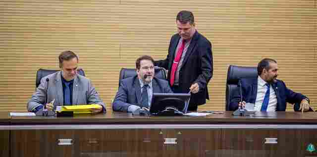 Assembleia Legislativa aprova or&ccedil;amento de R$ 18, 65 bilh&otilde;es para Rond&ocirc;nia em 2026