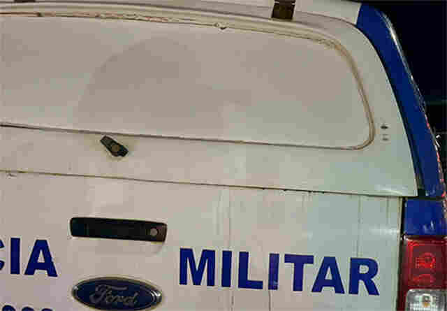 Homem &eacute; preso ap&oacute;s tentar fugir e jogar drogas em terreno baldio em Porto Velho