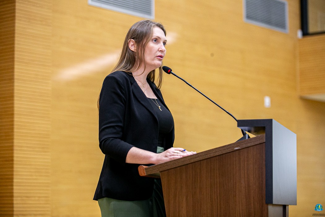 Deputada Lebrinha acompanha uso de equipamentos agr&iacute;colas em S&atilde;o Felipe D&rsquo;Oeste