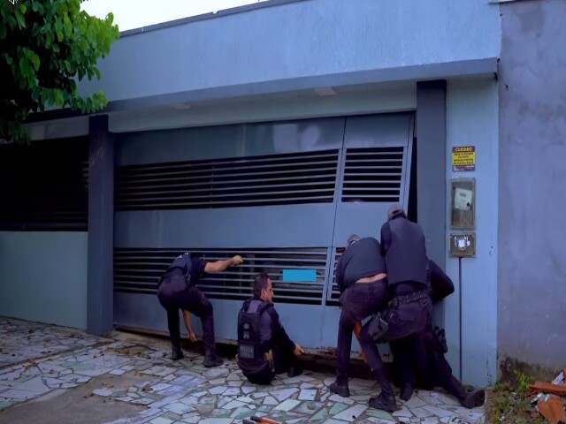 Polícia Civil faz prisões e apreende dinheiro e veículos em operação contra o tráfico