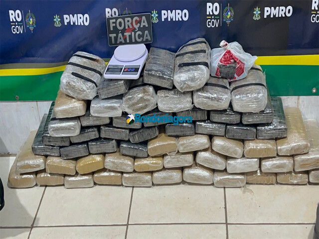 PM apreende 57 kg de maconha durante abordagem em suspeito de assalto de R$ 100 mil