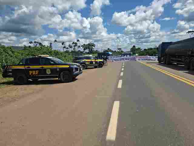 BR-364 &eacute; fechada pelo terceiro dia seguido na entrada de Cujubim