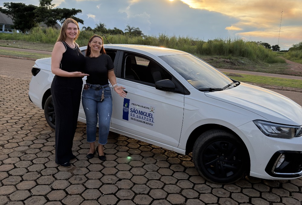 Deputada Gislaine Lebrinha entrega ve&iacute;culo para unidade de sa&uacute;de do Distrito de Santana
