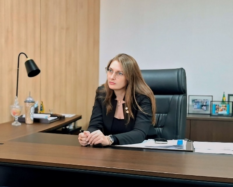 Deputada Lebrinha empenha R$ 81,1 mil para notebooks em Seringueiras