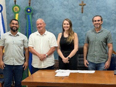 Deputada Lebrinha destina R$ 700 mil para Secretaria de Obras de Alvorada do Oeste