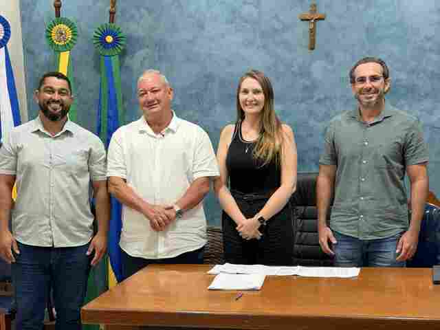 Deputada Lebrinha destina R$ 700 mil para Secretaria de Obras de Alvorada do Oeste