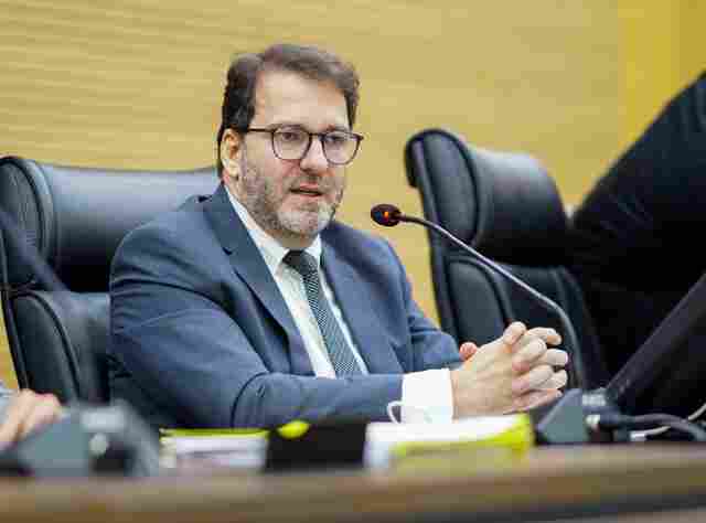 Deputado Alex Redano cobra manuten&ccedil;&atilde;o urgente do ar condicionado no Hospital Jo&atilde;o Paulo II
