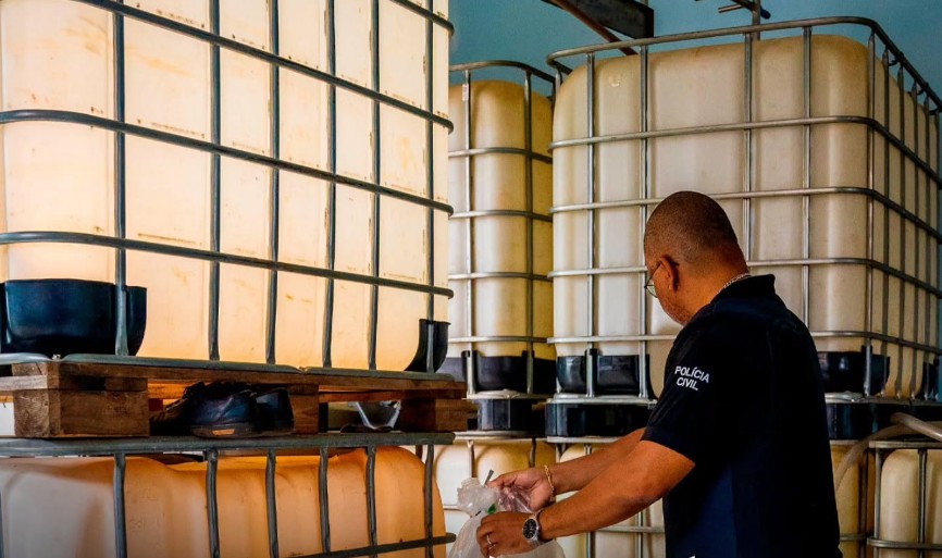 Pol&iacute;cia prende homem suspeito de produzir bebidas clandestinas e amea&ccedil;ar fiscais em Ji-Paran&aacute;