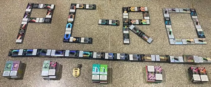 Pol&iacute;cia Civil prende dois e apreende 150 &ldquo;vapes&rdquo; vendidos perto de escola