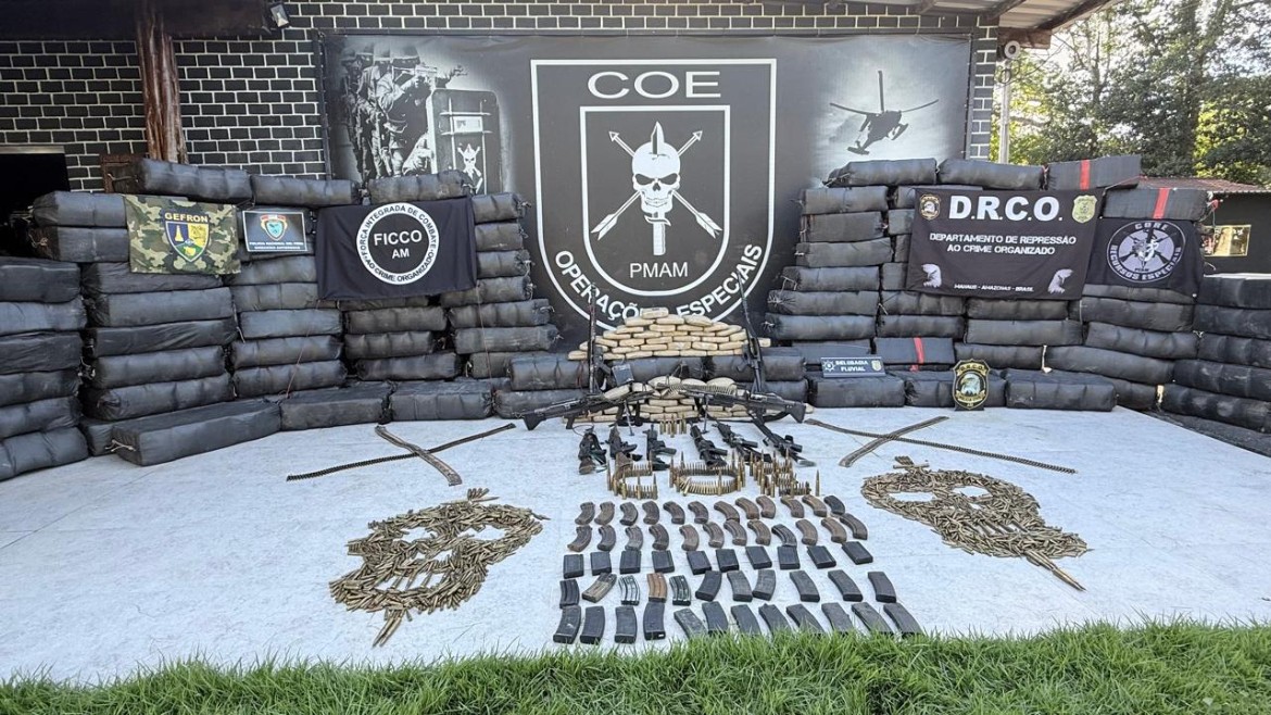 Opera&ccedil;&atilde;o conjunta intercepta 4,3 toneladas de drogas e arsenal militar no Amazonas