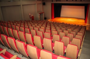 Deputada questiona concess&atilde;o de teatro estadual para o Tribunal de Justi&ccedil;a