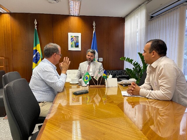Marcos Rogério articula investimentos para construção de hospital em Colorado do Oeste