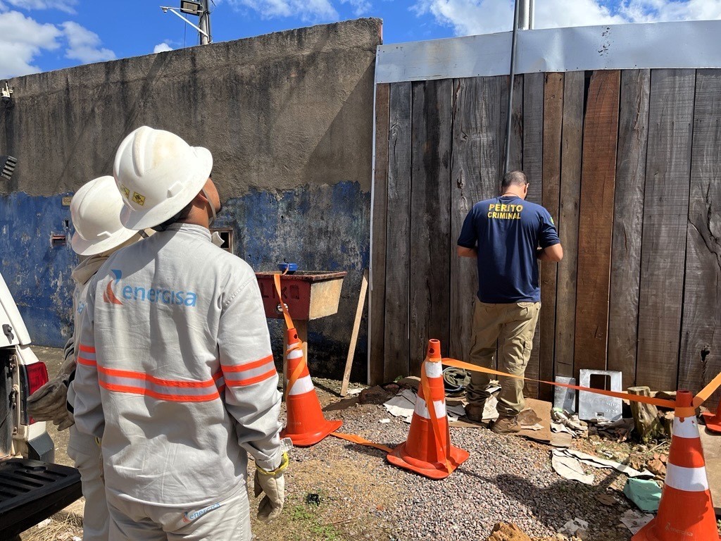 Ap&oacute;s den&uacute;ncias, per&iacute;cia constata furto de energia em distribuidora e academia na zona Leste de Porto Velho