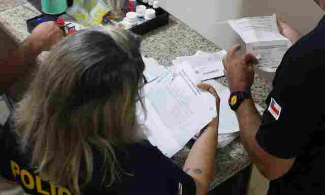 Pol&iacute;cia do Amazonas prende servidores p&uacute;blicos acusados de colaborar com fac&ccedil;&atilde;o