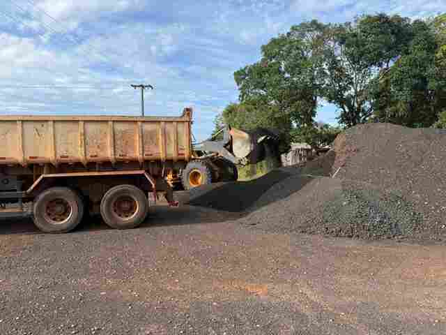 Nova 364 refor&ccedil;a compromisso com doa&ccedil;&atilde;o para melhorias em ruas e vicinais em munic&iacute;pios