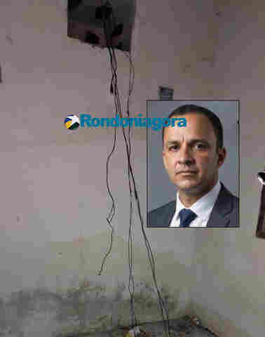 Cabelereiro &eacute; encontrado morto dentro de casa com corpo enrolado em fios