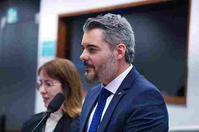 Thiago Flores assina PEC que corrige injusti&ccedil;a da Reforma Tribut&aacute;ria na reciclagem