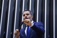 Thiago Flores apresenta projeto para blindar escolas contra ataques