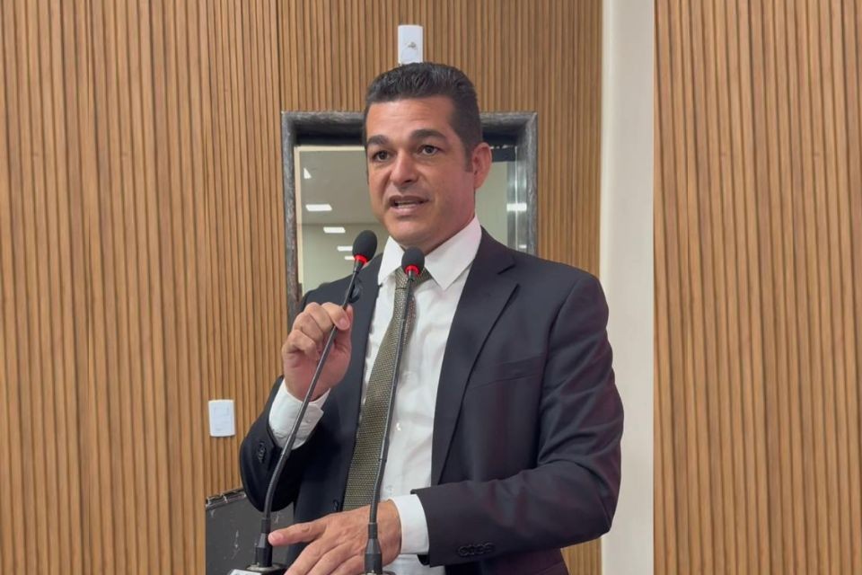 Vereador Adalto de Bandeirantes cobra a&ccedil;&otilde;es urgentes para distritos durante abertura dos trabalhos legislativos de 2026
