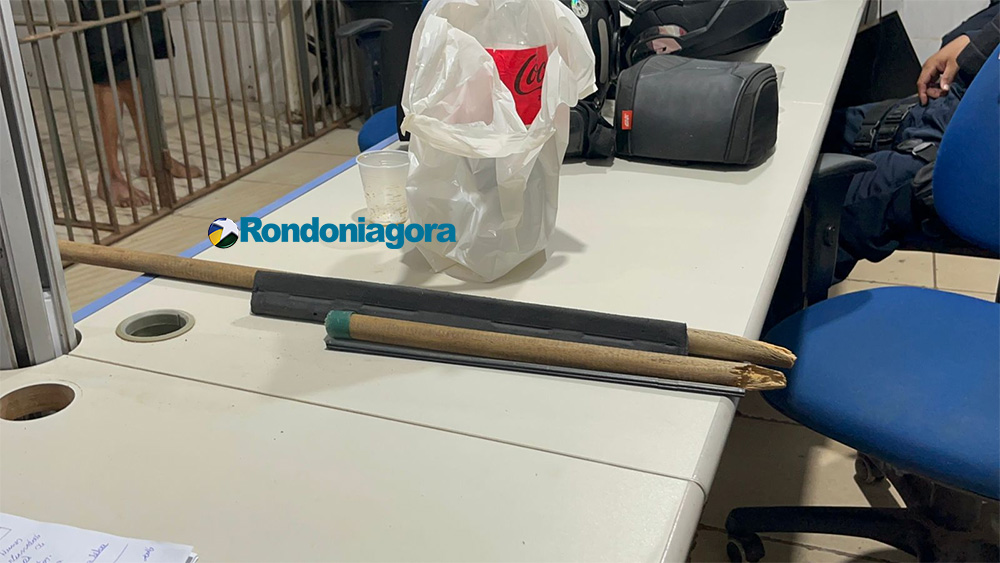 Criminoso espanca mulher com cabo de rodo e ainda tenta agredir policiais