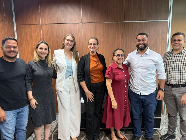 Deputada Gislaine Lebrinha acompanha demandas da educação em agenda no CPA, em Porto Velho