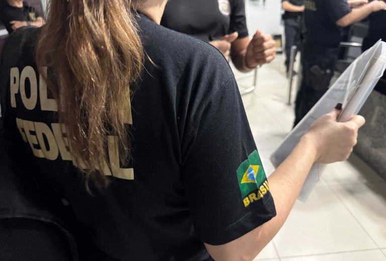 PF realiza opera&ccedil;&atilde;o para apreender dispositivos eletr&ocirc;nicos em investiga&ccedil;&atilde;o sobre abusos contra menores