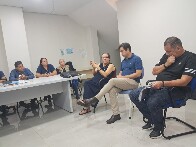 Vereadora Ellis Regina cobra celeridade na transposi&ccedil;&atilde;o de ACS e ACE durante reuni&atilde;o na Semusa