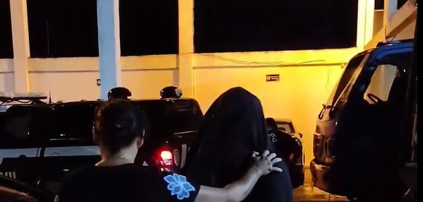 Justi&ccedil;a mant&eacute;m internada adolescente acusada de matar o av&ocirc; e tentar matar a av&oacute;