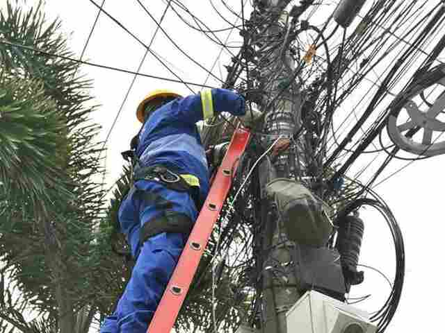 Seguran&ccedil;a em postes: Energisa alerta t&eacute;cnicos de telecomunica&ccedil;&otilde;es sobre riscos pr&oacute;ximos &agrave; rede el&eacute;trica
