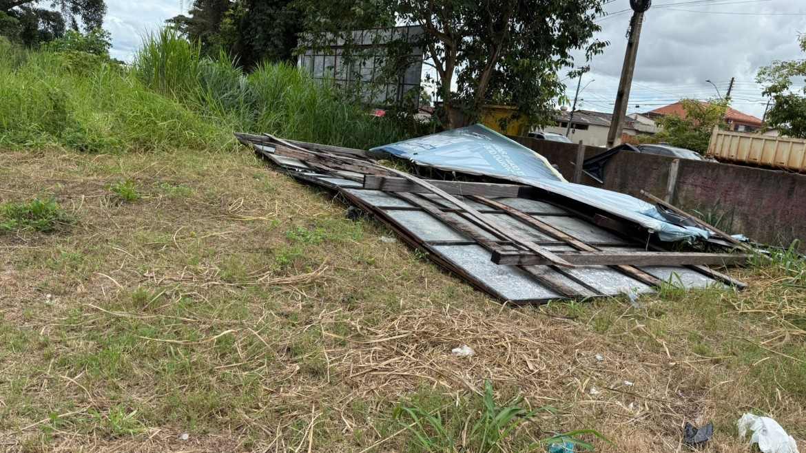 Fiscaliza&ccedil;&atilde;o ambiental come&ccedil;a a retirar outdoors irregulares em &aacute;reas p&uacute;blicas da capital