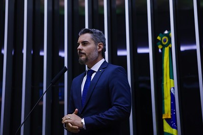 Thiago Flores prop&otilde;e emendas para baratear passagens a&eacute;reas no Brasil