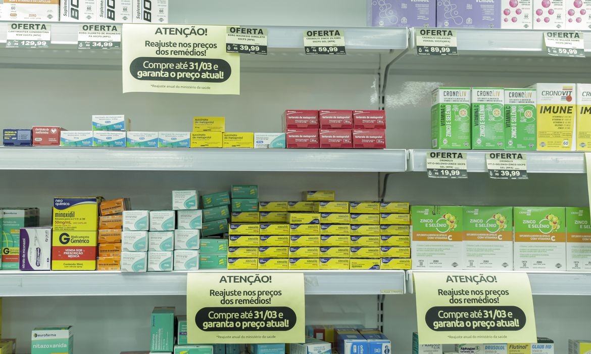 Supermercados j&aacute; podem vender medicamentos; entenda