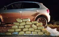 Pol&iacute;cia apreende quase 25 kg de maconha e prende traficante em rodovia
