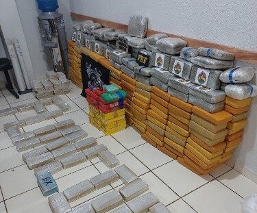 A&ccedil;&atilde;o conjunta apreende 420 kg de drogas e prende dois traficantes no rio Madeira