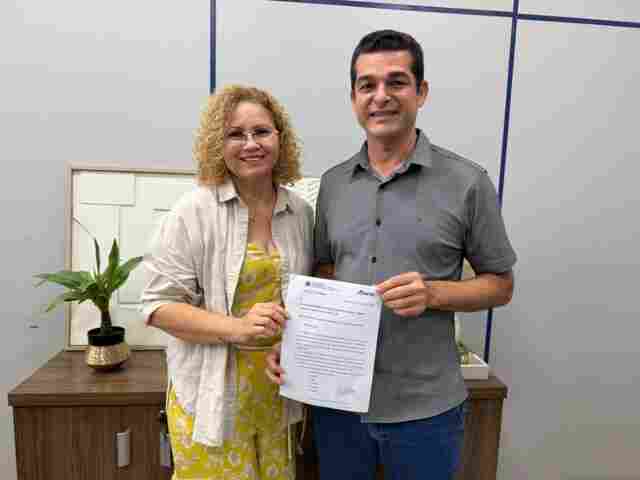 Vereador Adalto de Bandeirantes realiza visita &agrave; Semdec e se re&uacute;ne com secret&aacute;ria adjunta para tratar dos ajustes finais do cemit&eacute;rio