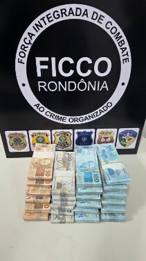 Mulher &eacute; presa com R$ 263 mil em dinheiro vivo ap&oacute;s sair de banco na capital