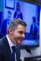 Thiago Flores assina cria&ccedil;&atilde;o de Frente Parlamentar em defesa de pacientes com fibromialgia