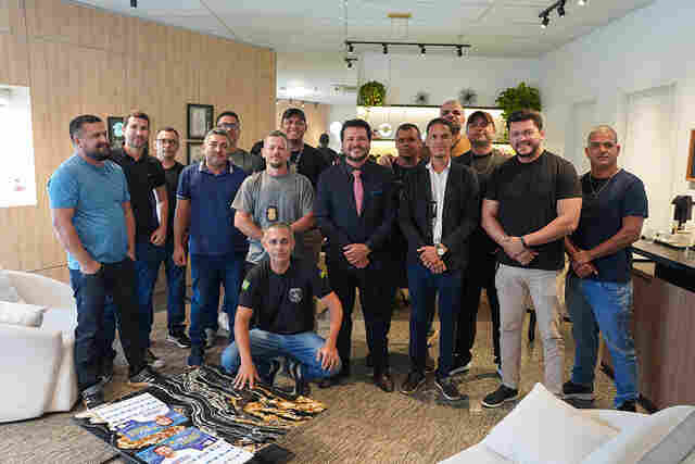 Marcelo Cruz firma parceria com socioeducadores e refor&ccedil;a apoio &agrave; categoria