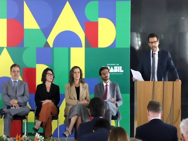 Governo Federal formaliza o protocolo para investigar crimes contra jornalistas e comunicadores