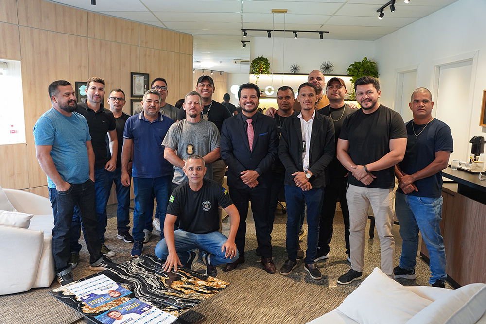 Marcelo Cruz firma parceria com socioeducadores e refor&ccedil;a apoio &agrave; categoria