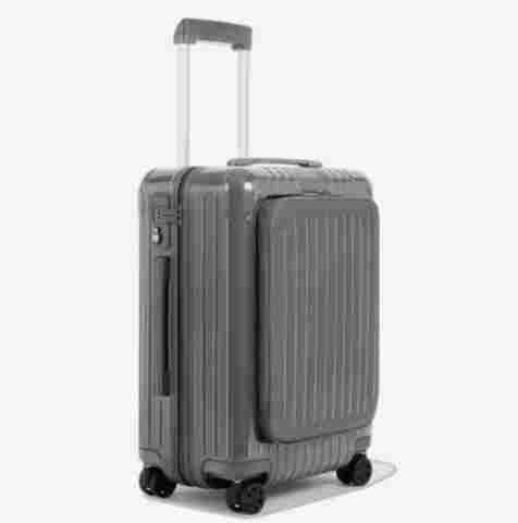 Empres&aacute;rio oferece recompensa de R$ 1 mil por mala perdida ap&oacute;s sa&iacute;da do aeroporto em Porto Velho