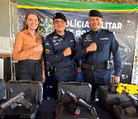 Gislaine Lebrinha refor&ccedil;a seguran&ccedil;a com entrega de armamentos na BR-429