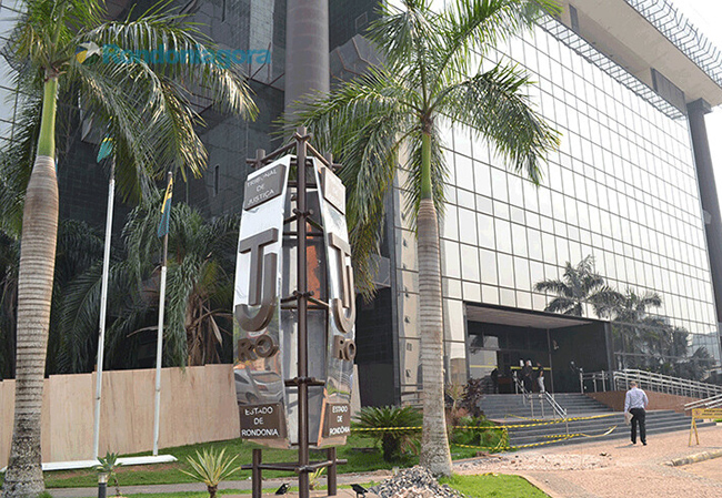 Negada redu&ccedil;&atilde;o de pena a r&eacute;u que aplicava golpes com vendas de perfumes falsificados