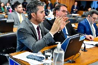 Marcos Rog&eacute;rio e Fl&aacute;vio Bolsonaro articulam endurecimento de penas para ataques ao sistema de transportes