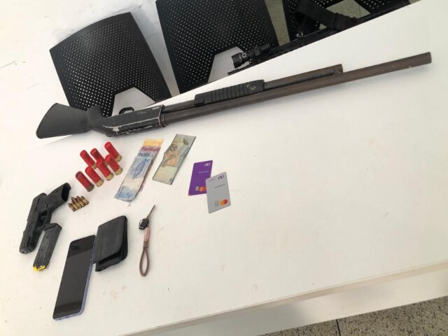 Confronto com a PM termina com dois criminosos presos e armas apreendidas