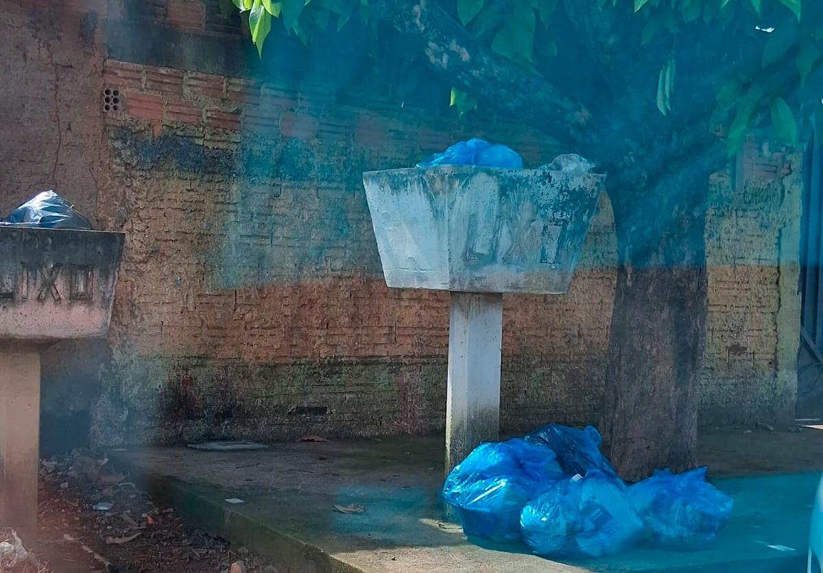 Transi&ccedil;&atilde;o na coleta de lixo em Porto Velho tem suspeita de sabotagem ap&oacute;s grande ac&uacute;mulo de res&iacute;duos antes da troca de empresa